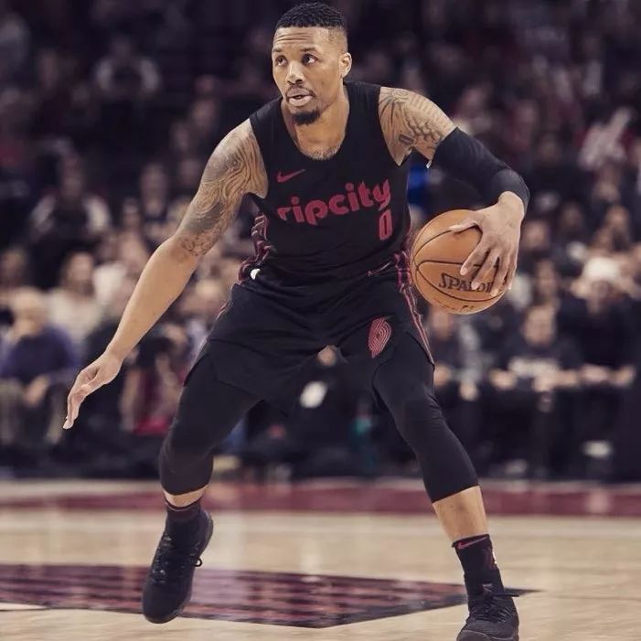 她的经历也 她的经历也