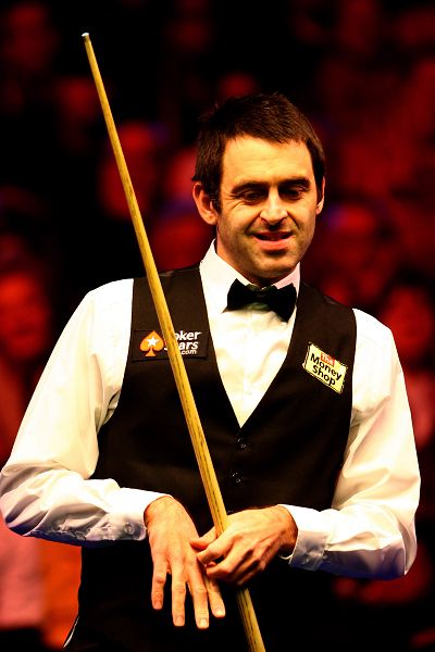 限制他的得 限制他的得