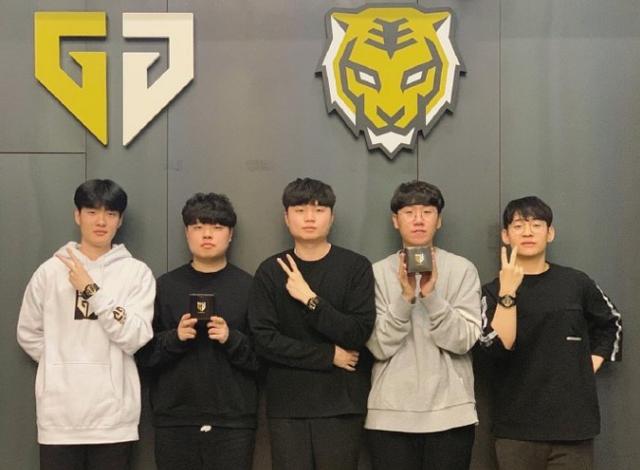 同样值得关 同样值得关