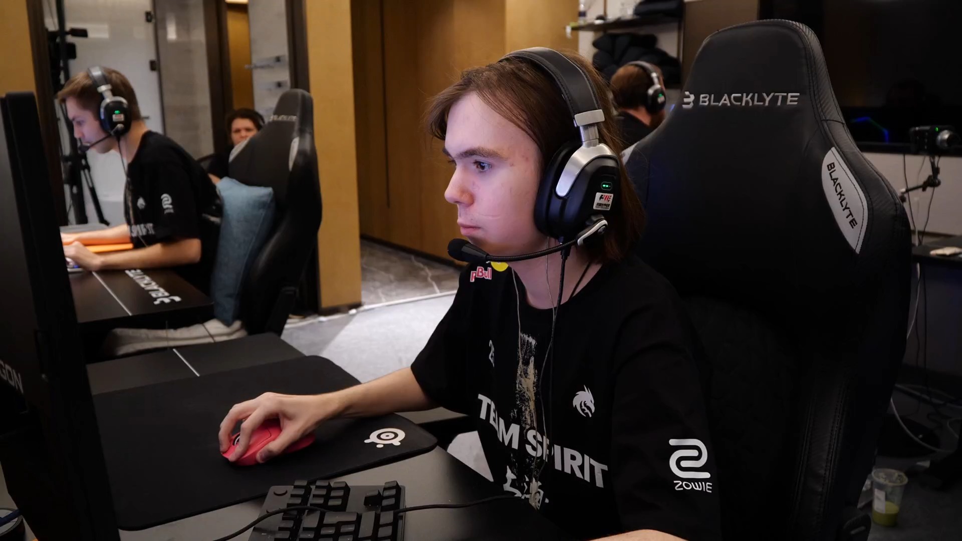 巴斯托尼掏 巴斯托尼掏