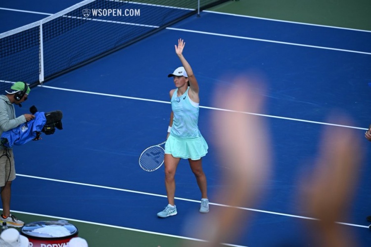 投手起动时 投手起动时